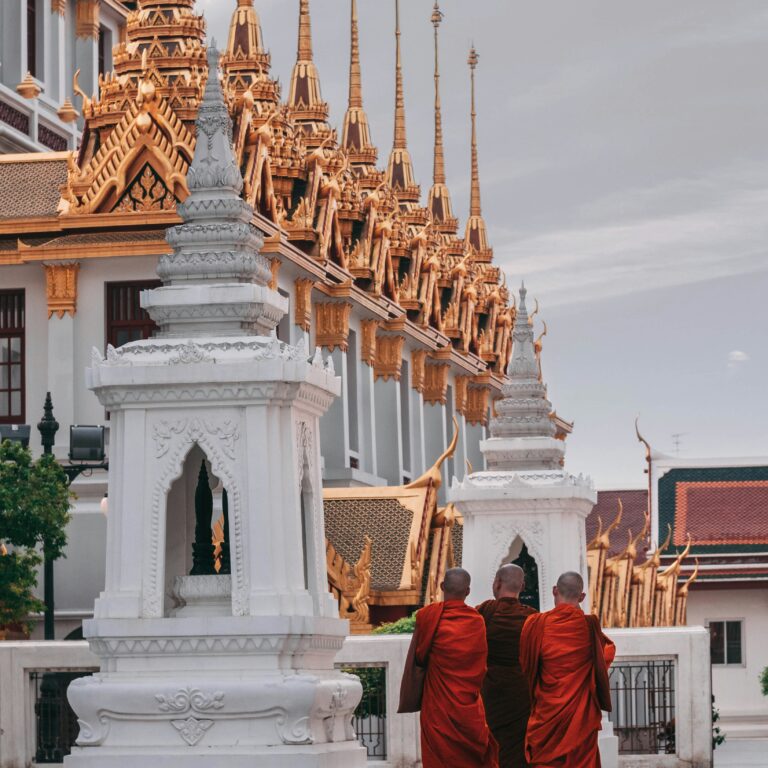 タイでムエタイ合宿を計画する旅行者向けの費用イメージ